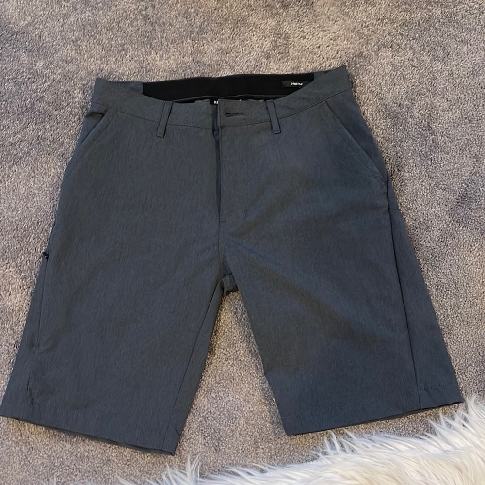 NWOT Mens Kenneth Cole Stretch Golf Shorts- Dark Gray